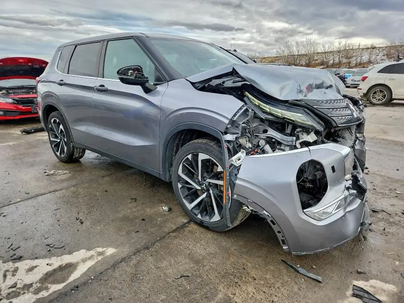 2022 MITSUBISHI OUTLANDER SE  