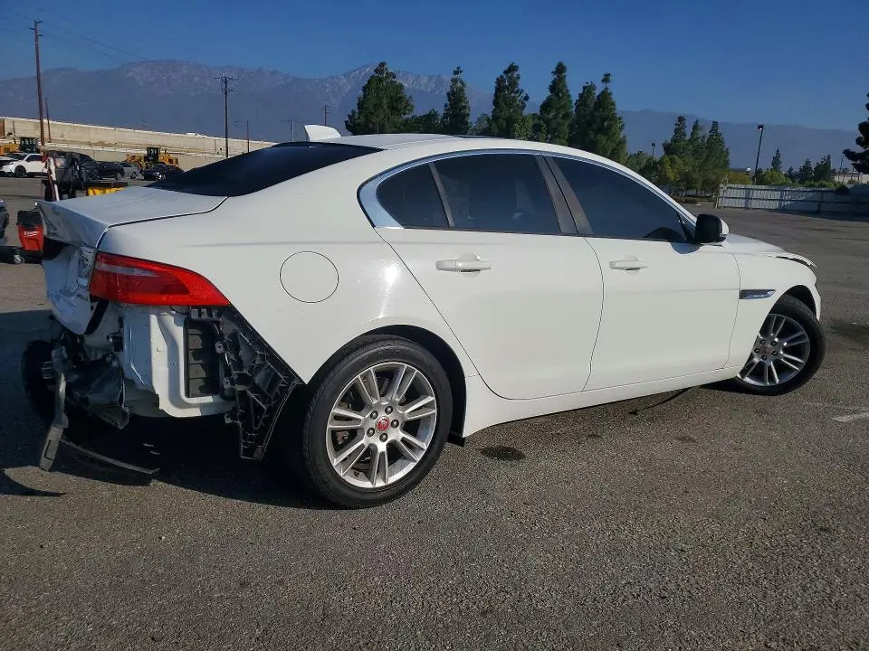 2018 JAGUAR XE PREMIUM  