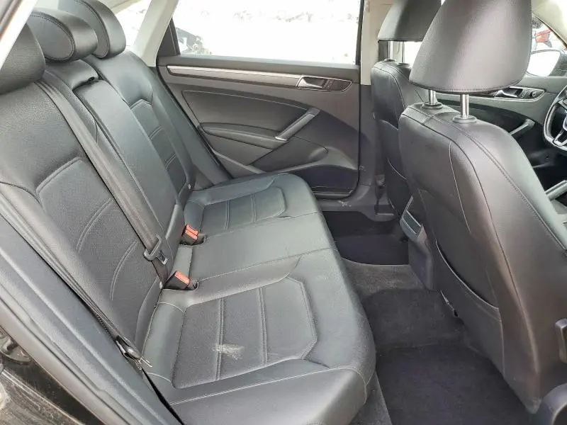 2017 VOLKSWAGEN PASSAT R-LINE  