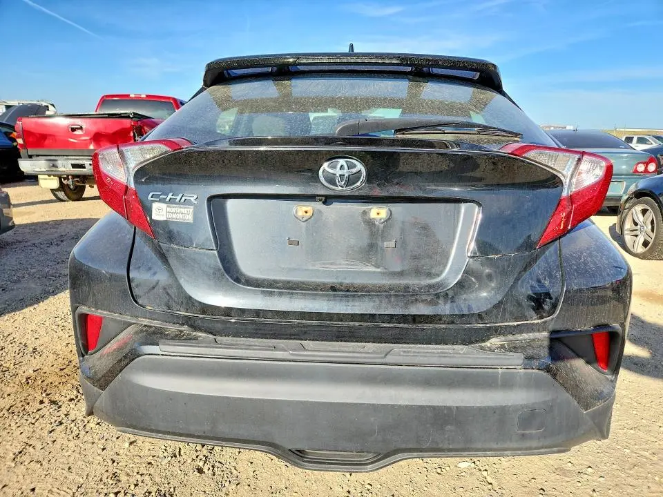 2021 TOYOTA C-HR XLE  