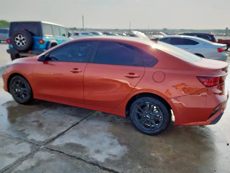 2023 KIA FORTE LX  