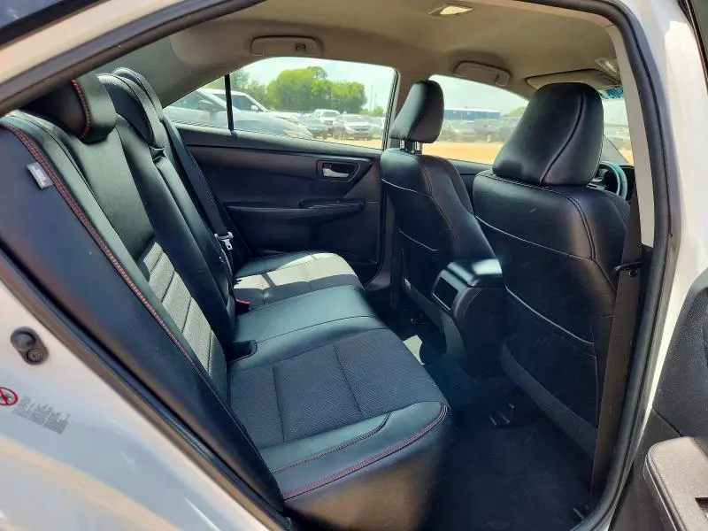 2017 TOYOTA CAMRY SE  