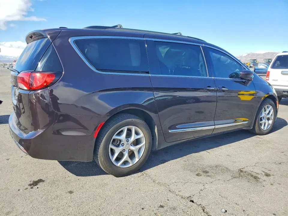 2017 CHRYSLER PACIFICA TOURING L  