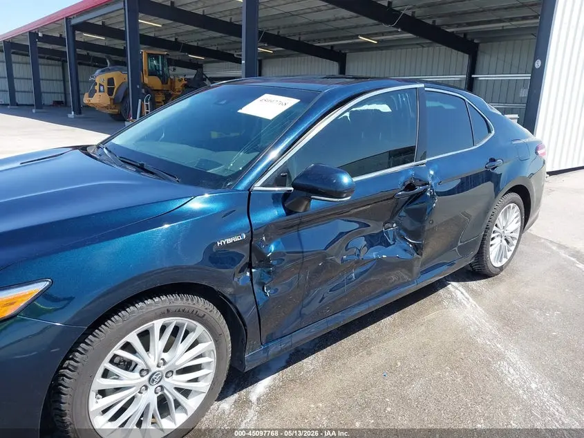 2019 TOYOTA CAMRY HYBRID XLE