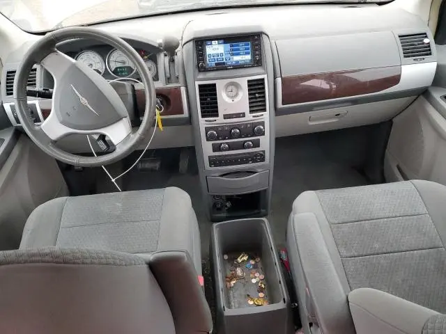 2010 CHRYSLER TOWN & COUNTRY TOURING  