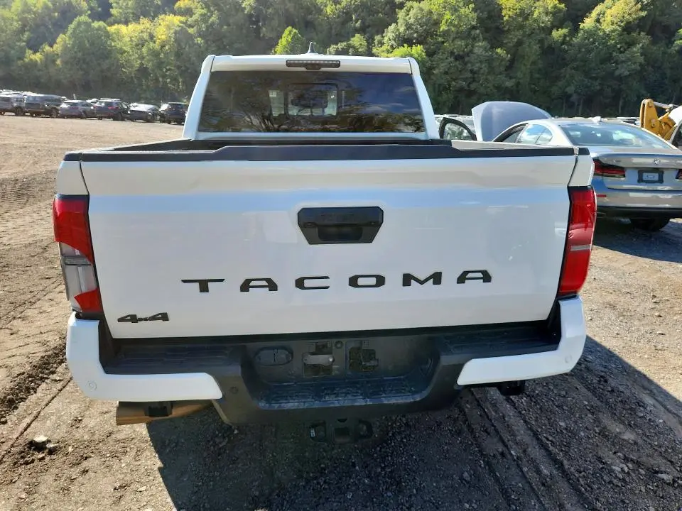 2024 TOYOTA TACOMA TRD SPORT  