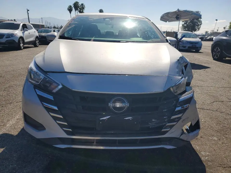 2024 NISSAN VERSA SV  