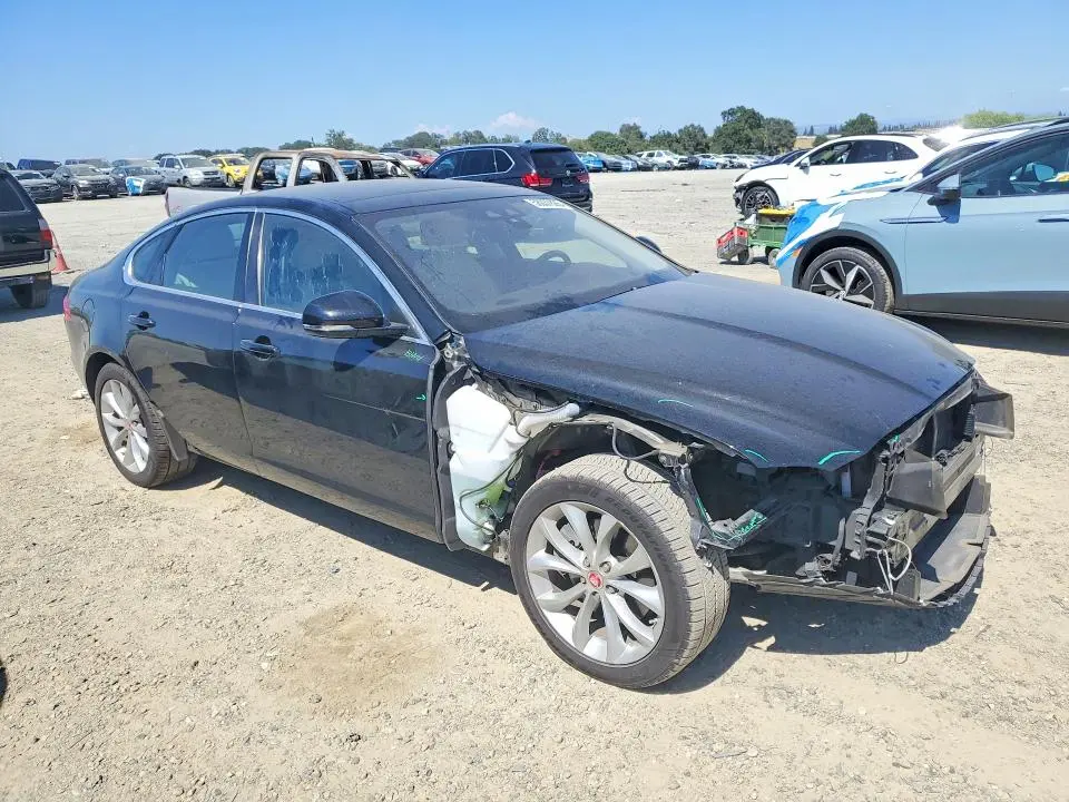2017 JAGUAR XF PREMIUM  