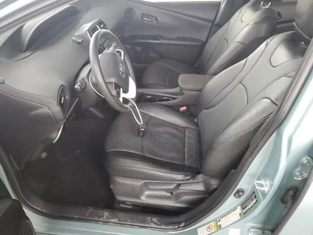 2017 TOYOTA PRIUS   