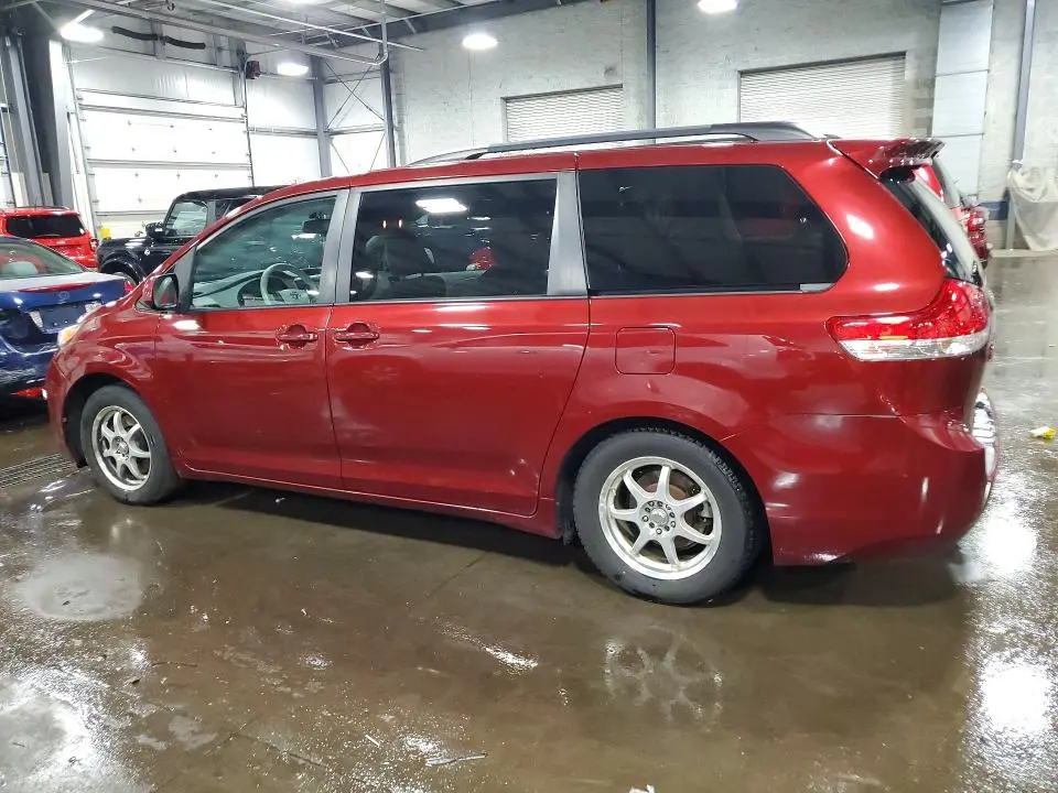 2011 TOYOTA SIENNA LE  