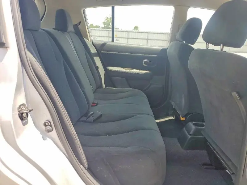 2011 NISSAN VERSA 1.8 S  