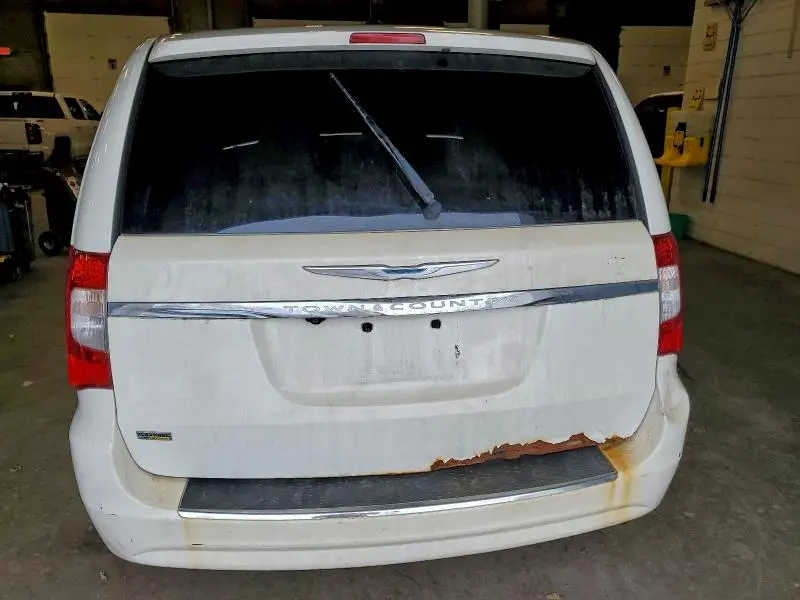 2013 CHRYSLER TOWN & COUNTRY TOURING  