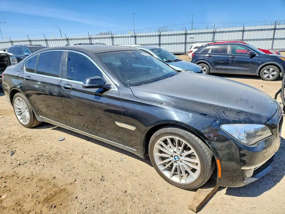 2013 BMW 750 XI  