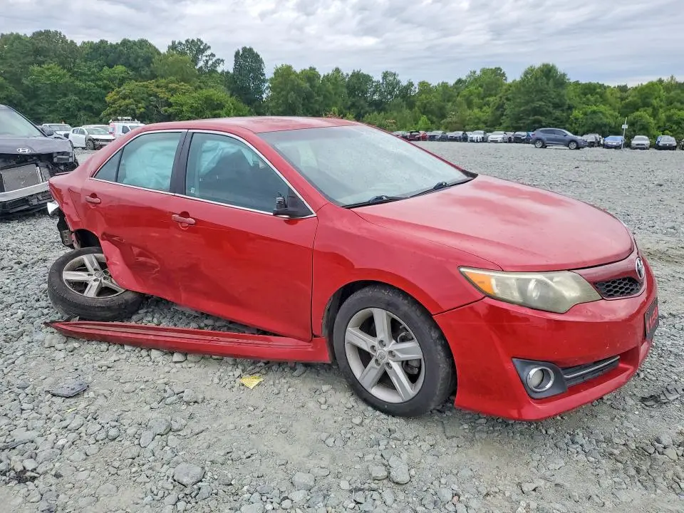 2012 TOYOTA CAMRY SE  