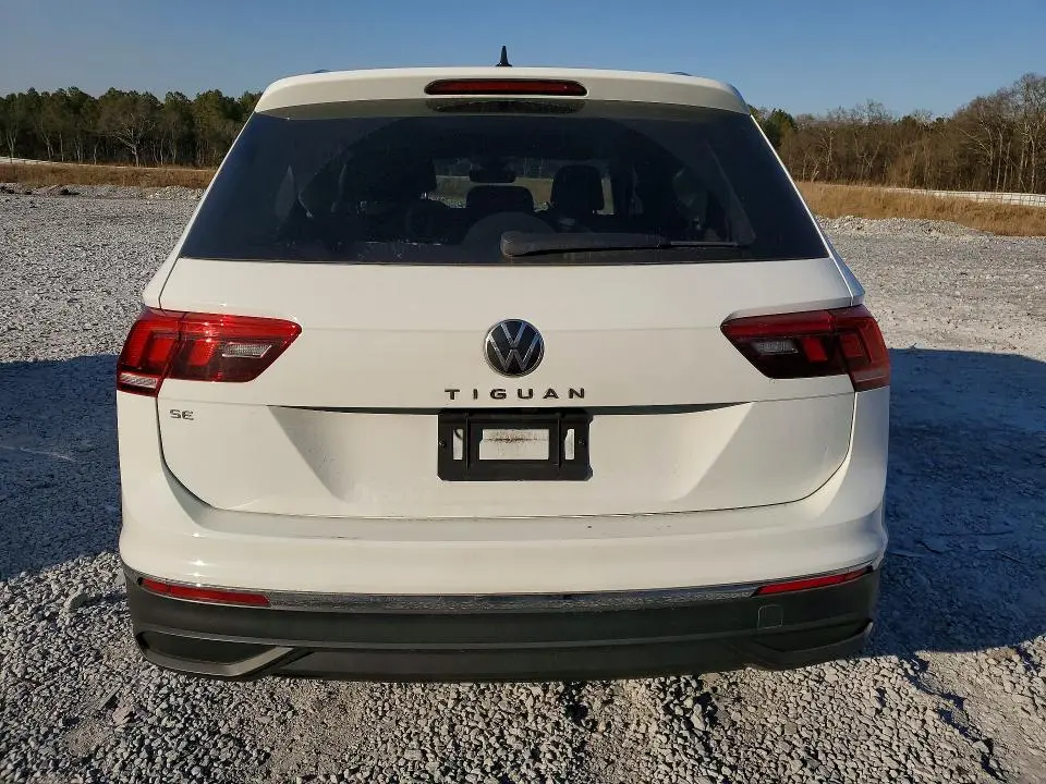 2022 VOLKSWAGEN TIGUAN SE  