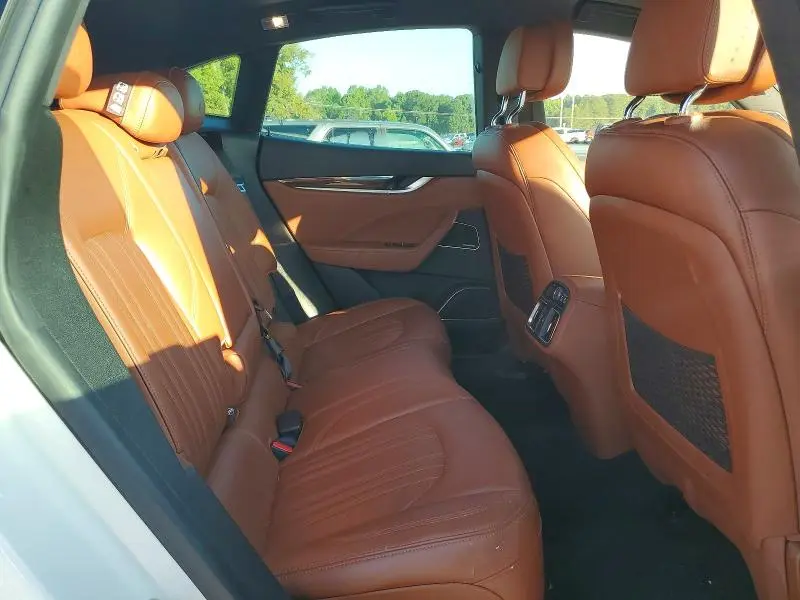 2017 MASERATI LEVANTE LUXURY  