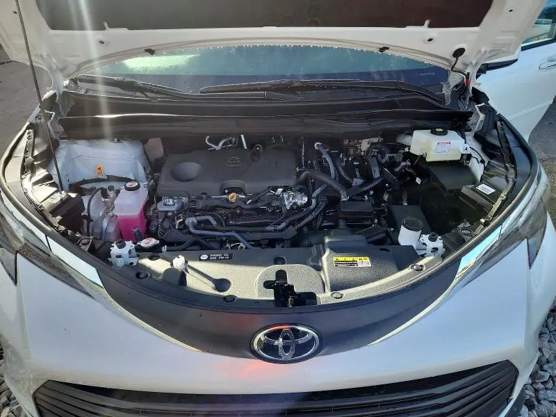 2026 TOYOTA SIENNA XLE 8-PASSENGER  