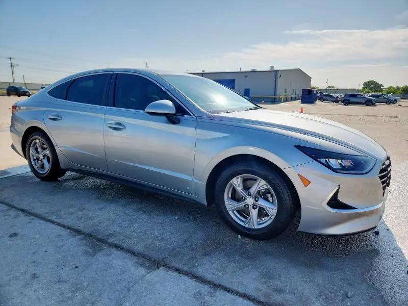 2020 HYUNDAI SONATA SE  