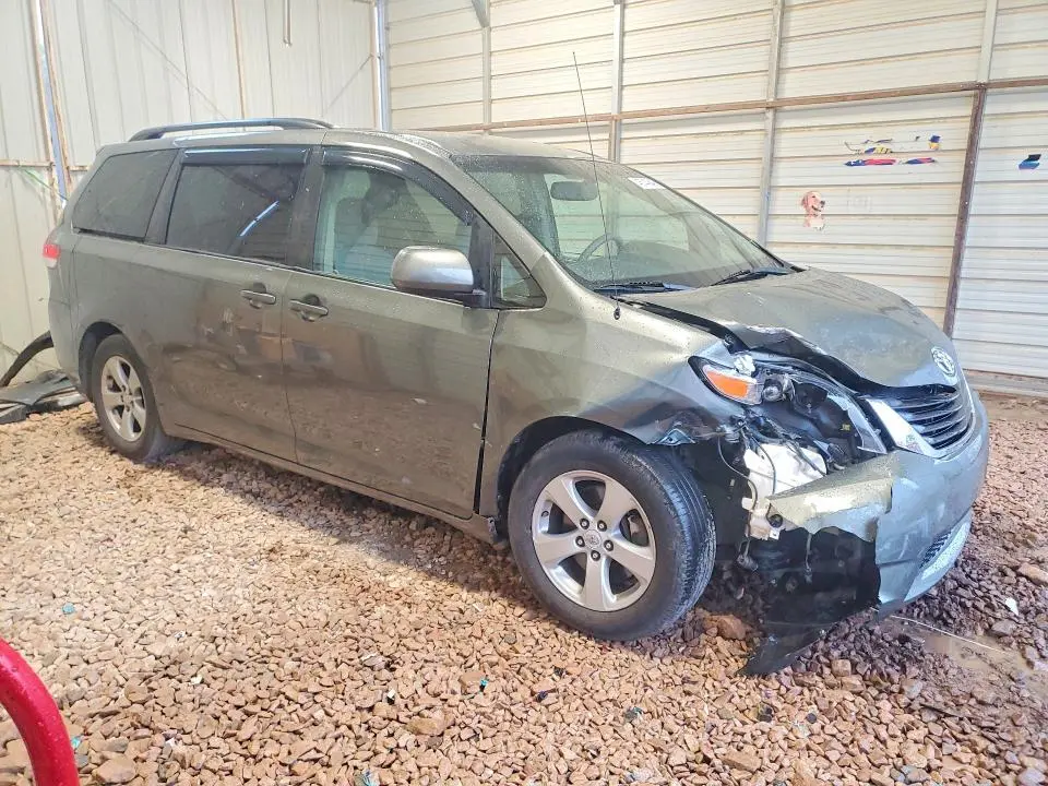 2011 TOYOTA SIENNA LE 8-PASSENGER  