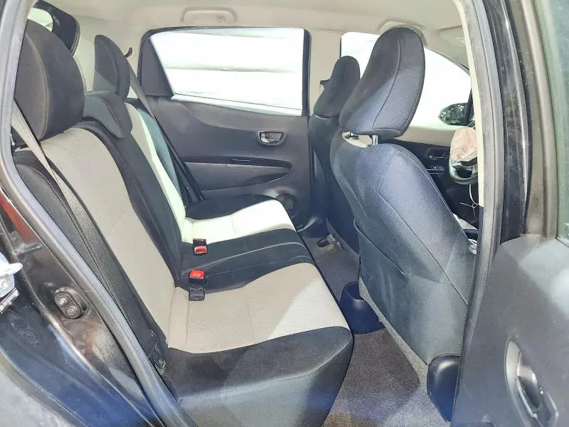 2012 TOYOTA YARIS 5-DOOR LE  