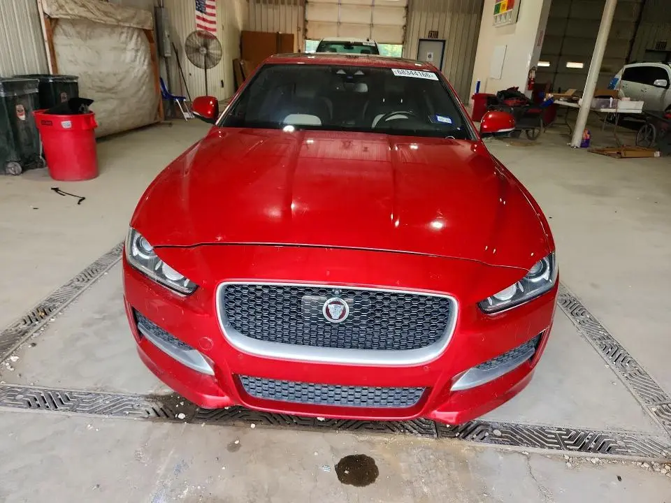2017 JAGUAR XE R - SPORT  
