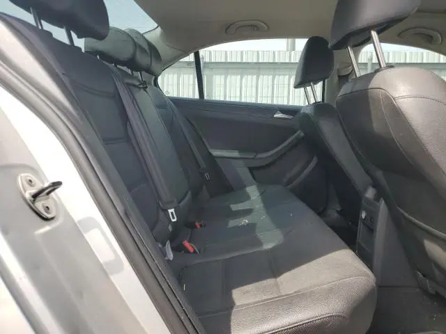 2012 VOLKSWAGEN JETTA SE  