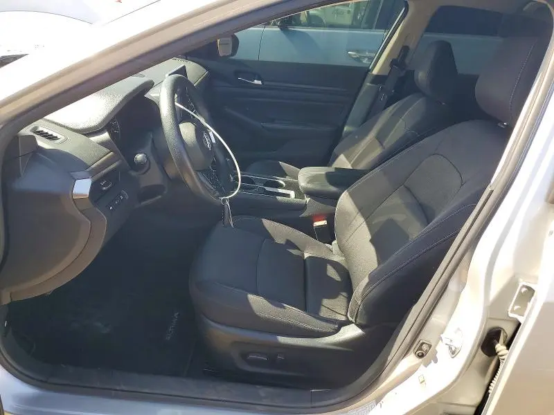 2024 NISSAN ALTIMA SV  