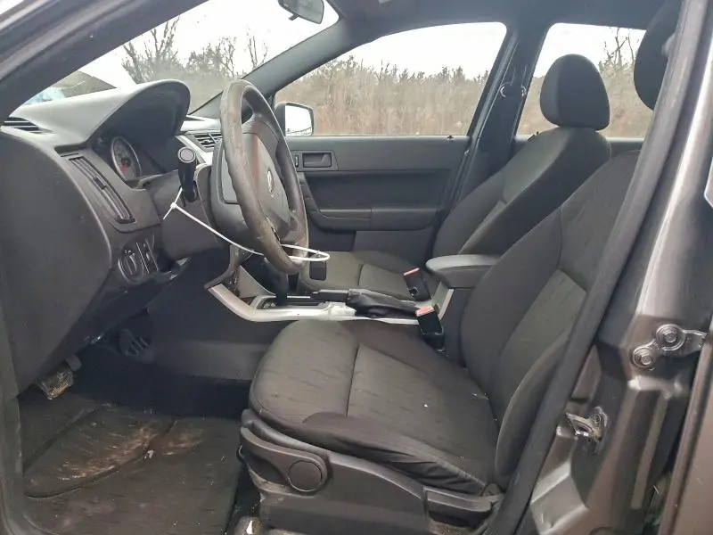 2011 FORD FOCUS SE  