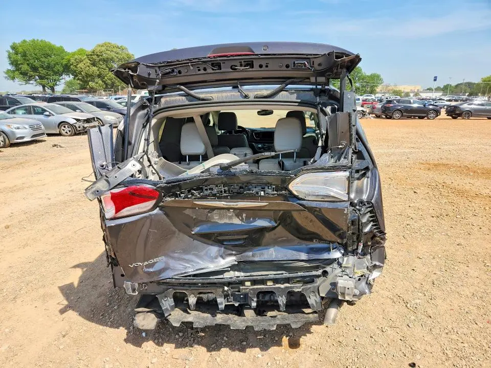 2021 CHRYSLER VOYAGER   