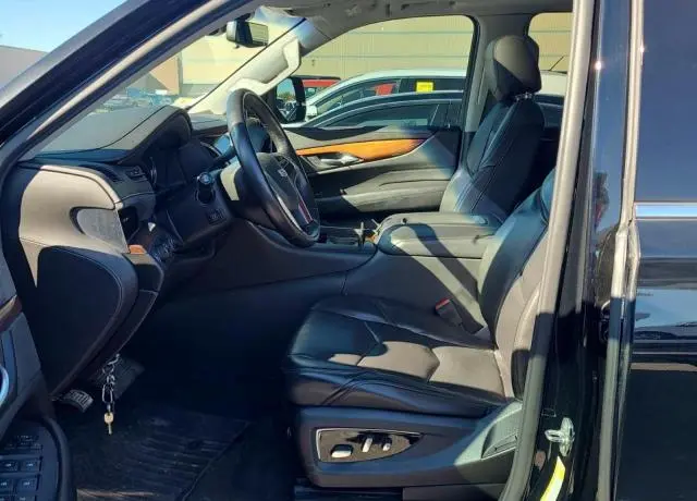 2019 CADILLAC ESCALADE ESV LUXURY  