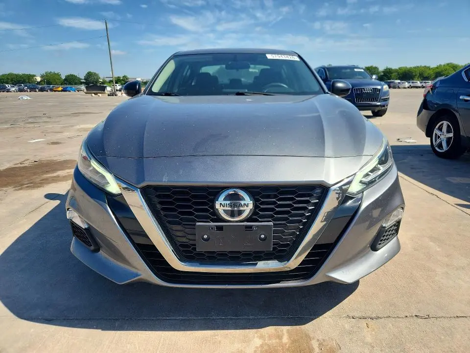 2019 NISSAN ALTIMA SR  