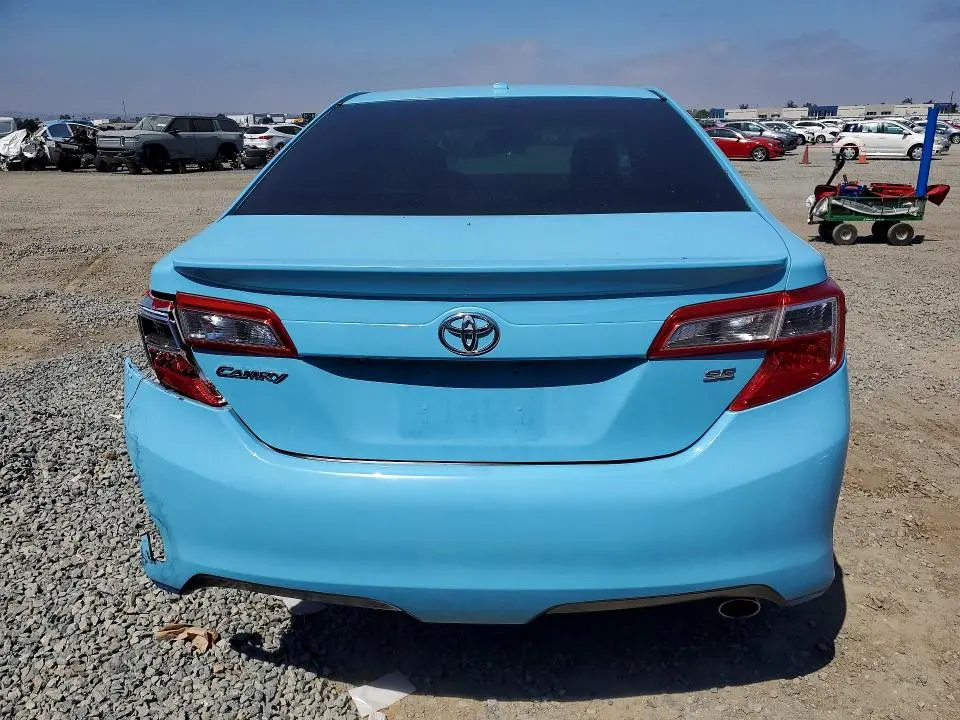 2012 TOYOTA CAMRY SE  