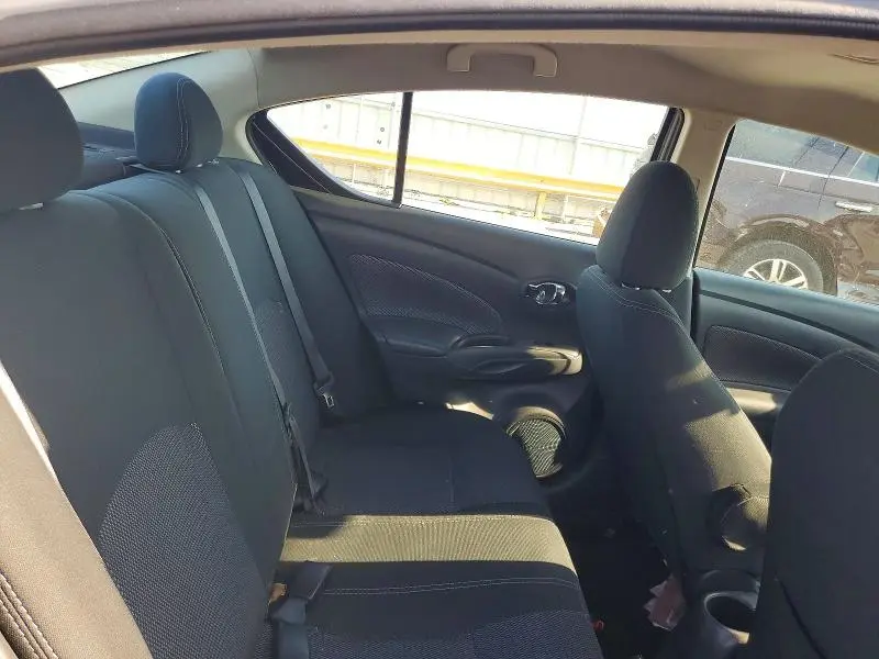2019 NISSAN VERSA SV  