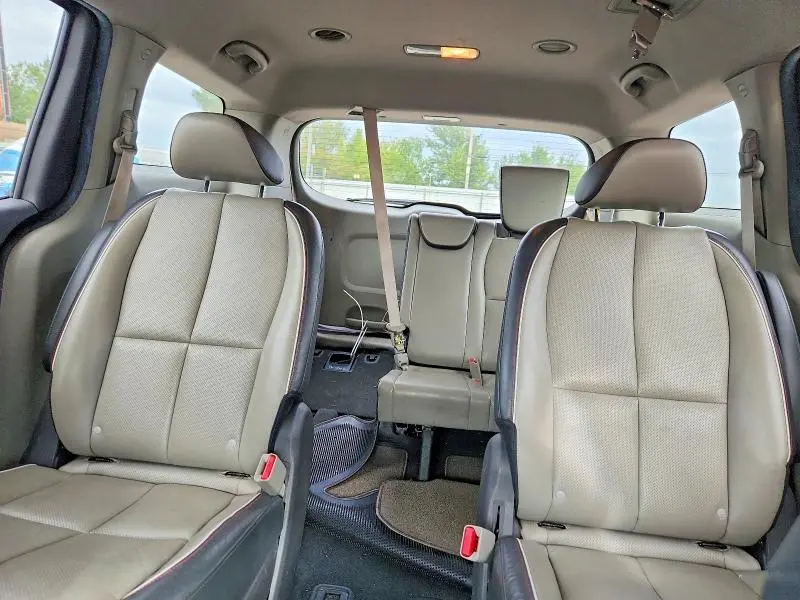 2016 KIA SEDONA LX  