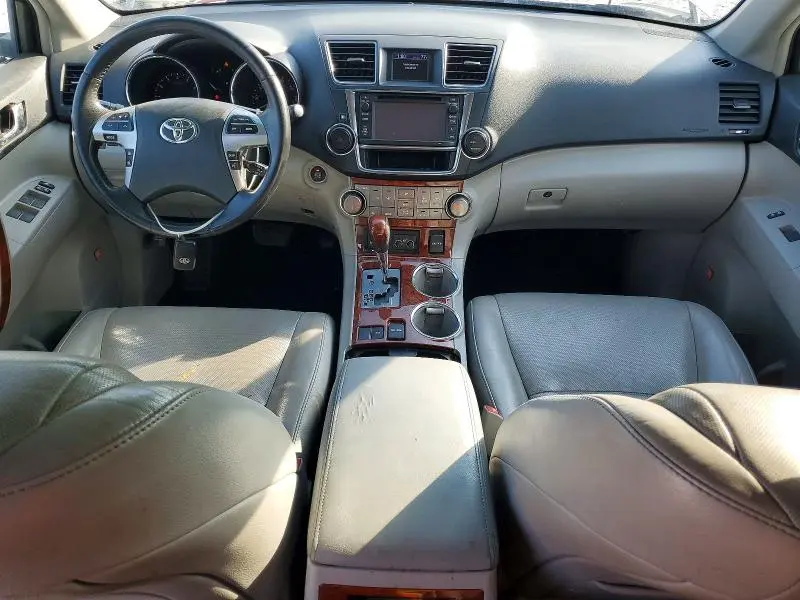 2013 TOYOTA HIGHLANDER LIMITED  