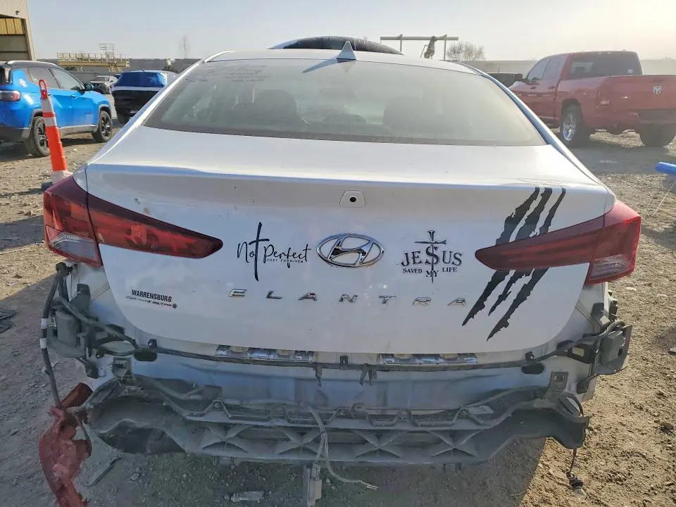 2020 HYUNDAI ELANTRA SEL  