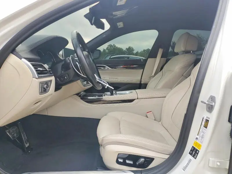 2018 BMW 750 XI  