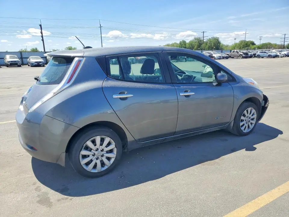 2015 NISSAN LEAF S  