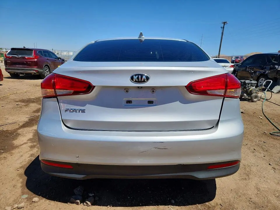 2018 KIA FORTE LX  