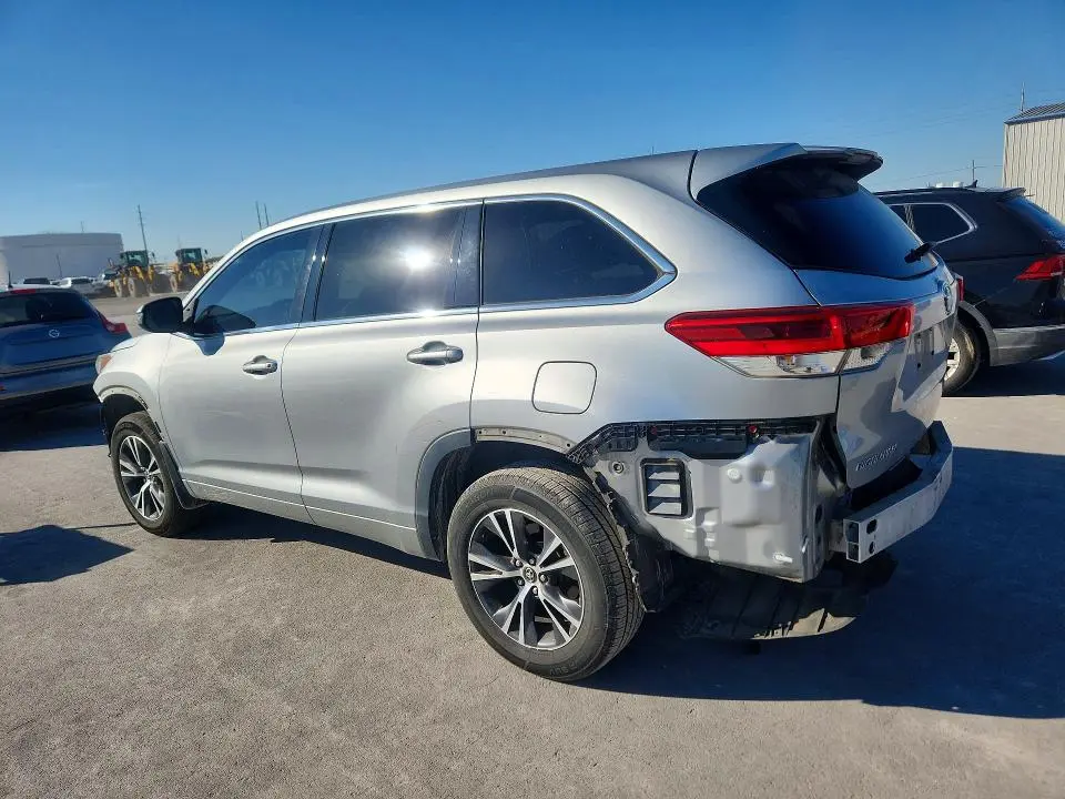 2017 TOYOTA HIGHLANDER LE  
