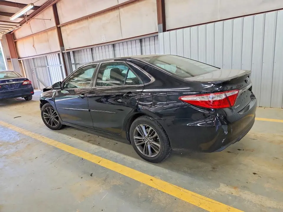 2015 TOYOTA CAMRY SE  