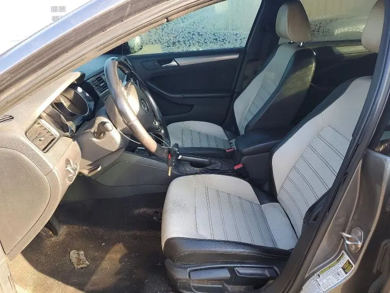 2016 VOLKSWAGEN JETTA SPORT  