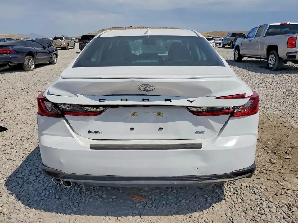 2025 TOYOTA CAMRY SE  
