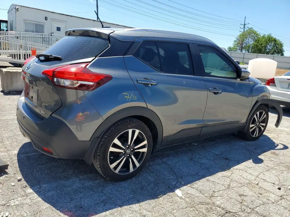 2020 NISSAN KICKS SV  