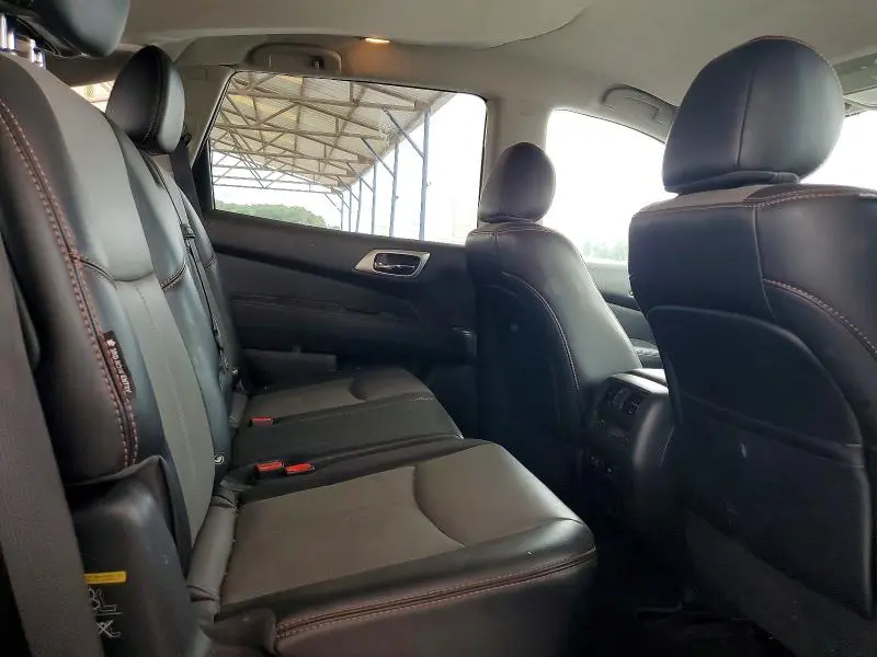 2019 NISSAN PATHFINDER SL  