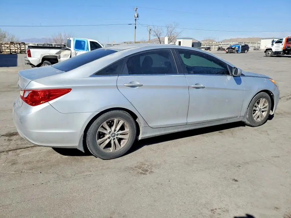 2012 HYUNDAI SONATA GLS  