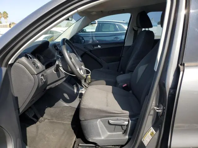 2013 VOLKSWAGEN TIGUAN S  