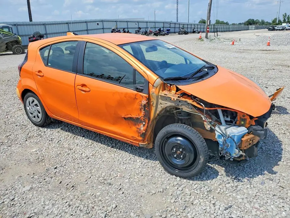 2016 TOYOTA PRIUS C TWO  