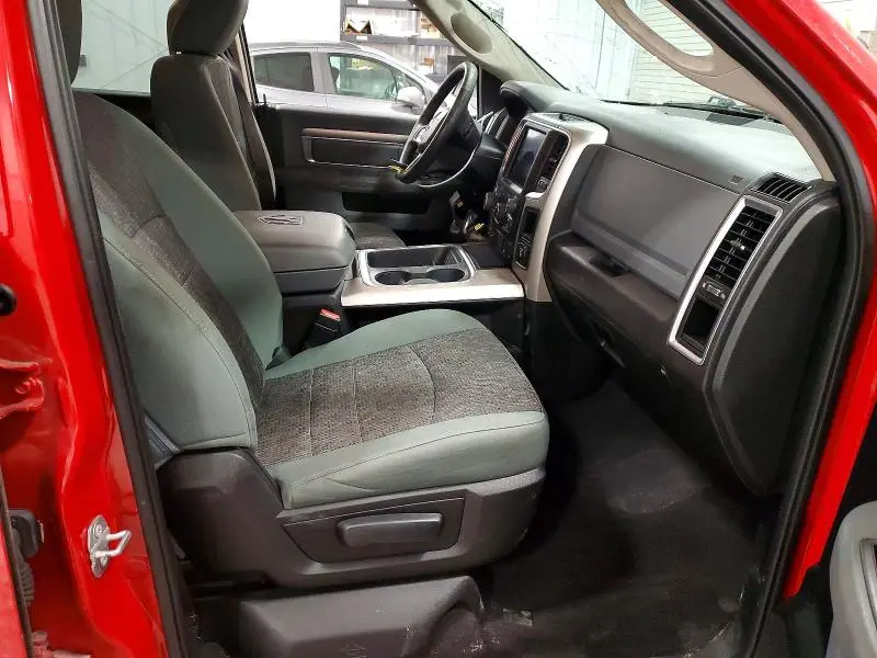 2018 RAM 1500 SLT  