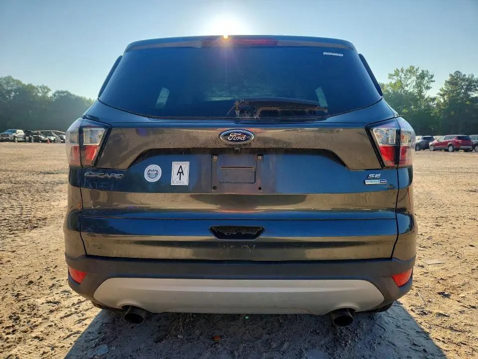 2018 FORD ESCAPE SE  